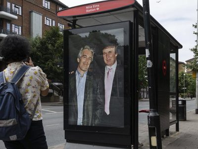 Juez desestima demanda de Trump contra Wall Street Journal por artículo sobre vínculos con Epstein