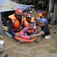 Inundaciones en Indonesia: las lluvias dejan a miles sin hogar y varios fallecidos