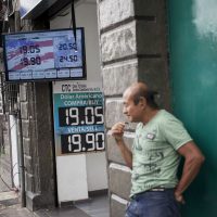 El peso se desfonda tras anuncio de la FED; rebasa las 21 unidades por dólar