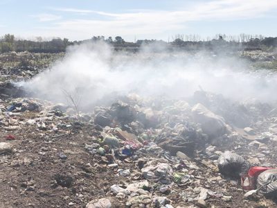 El Gobierno amenazó con sacar tierras a quienes denunciaron irregularidades en el basural de Luján