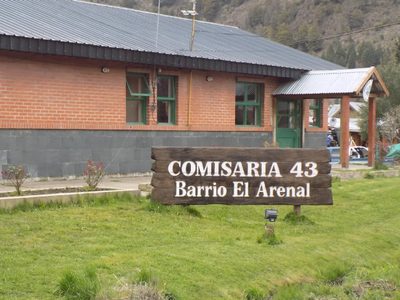 San Martín de los Andes: familiares del CPEM 28 pidieron la presencia del ministro Llancafilo