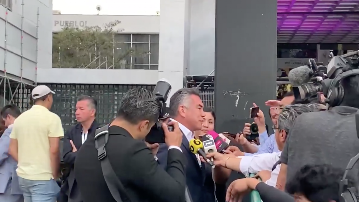 "Alito" Moreno mientras le gritaban asistentes al debate