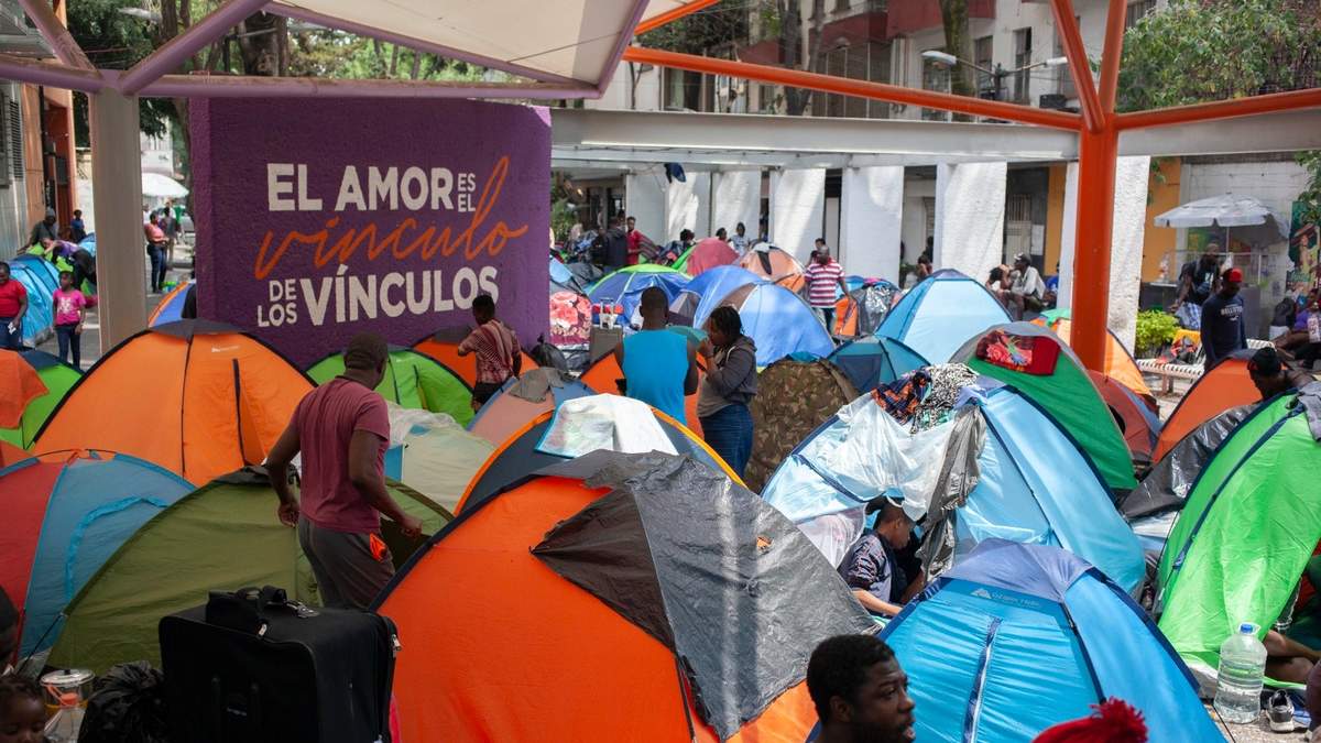 Menos "devoluciones"; más arribos de migrantes en México