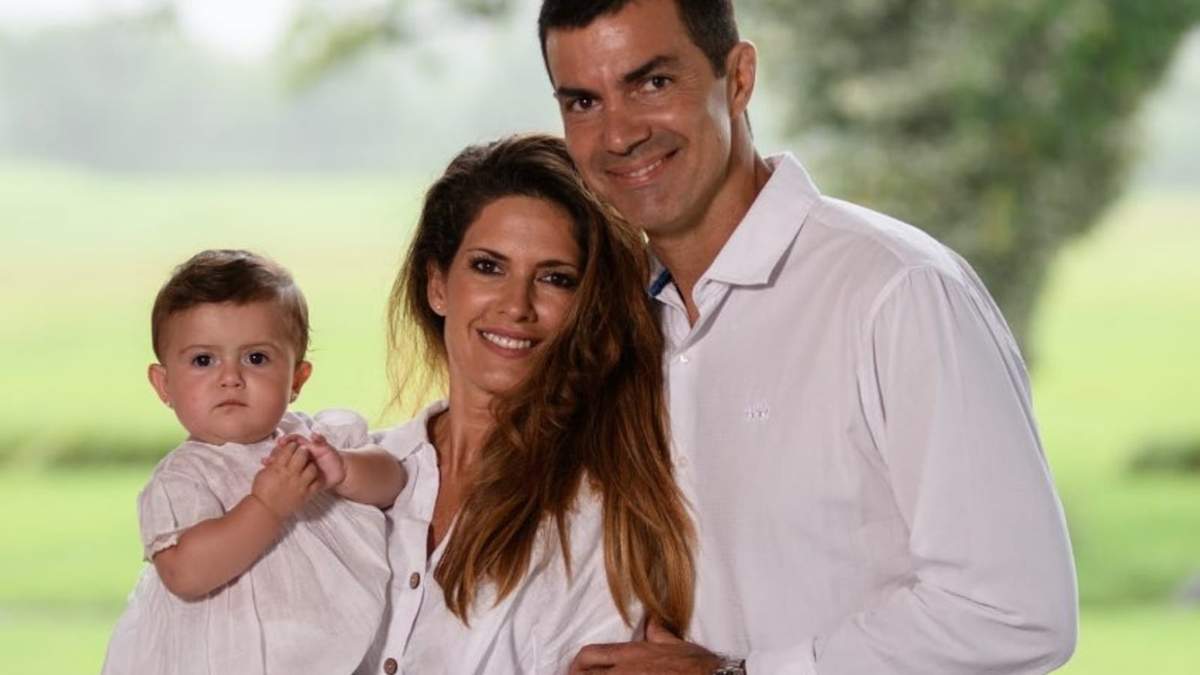 Isabel Macedo, Juan Manuel Urtubey e hija. Fuente: (Instagram)