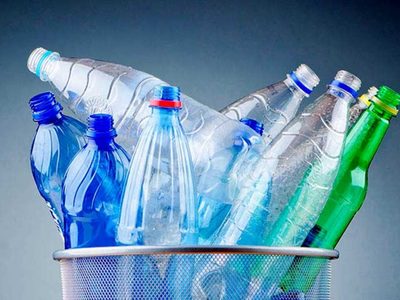 No tires las botellas de plástico y usalas para que tu escoba dure mucho más