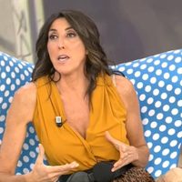 Sola en el plató y sentada en un sillón: así fue el retorno de Paz Padilla a "Sálvame"