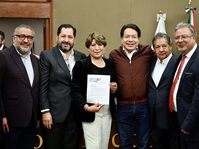 Delfina Gómez se registra como candidata de Morena, PT y PVEM a la gubernatura del Edomex