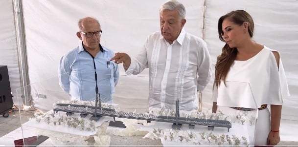 El presidente López Obrador presentó maqueta del Tren Maya