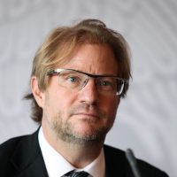 Juez niega definitivamente descongelar cuentas de AC Poder Cívico, creada por Andrés Roemer