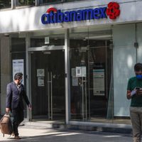 ¿Es “negativa” para México la venta de Banamex? Analistas lo explican