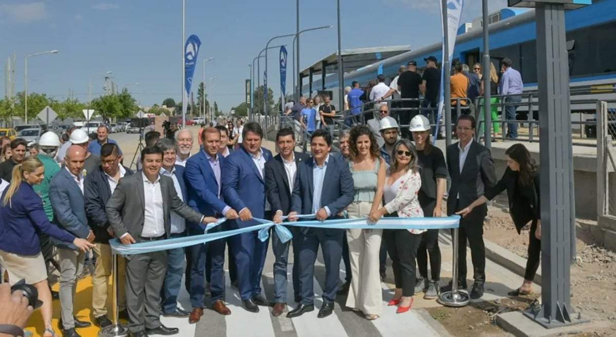 Inauguración de las nuevas paradas del Tren del valle. Fuente: (Twitter)