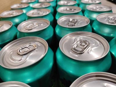Nunca más tires las latas de gaseosa: creá esta original idea para decorar tu jardín sin gastar