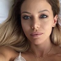 Desde Europa, Evangelina Anderson arrasó en las redes sociales con este vestido veraniego