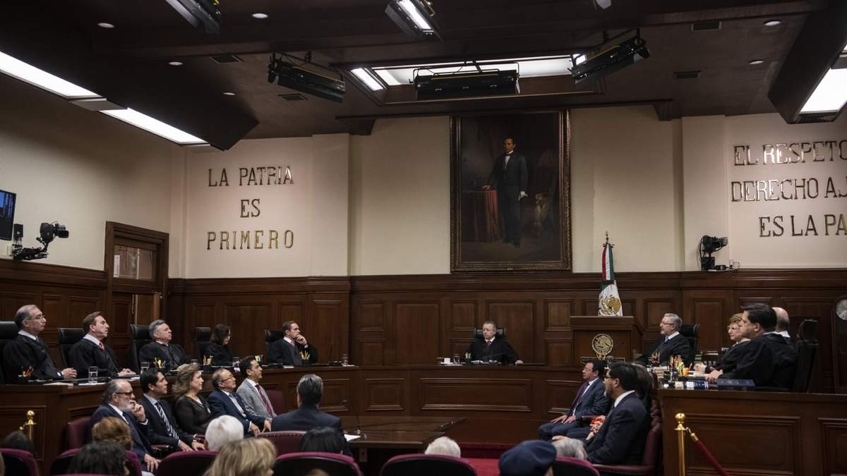 En mayo pasado la Corte falló a favor de que funcionarios de la Cofece y el Inegi mantuvieran sus salarios. Foto: Octavio Gómez