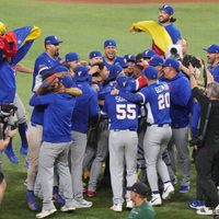 Venezuela vence 3-2 a EU y conquista su primer título del Clásico Mundial