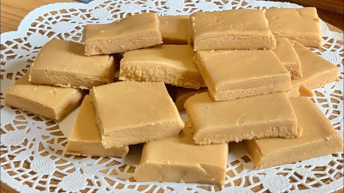 Cuadraditos de dulce de leche. Fuente: (YouTube)