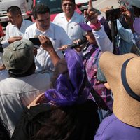 Con bloqueo en Autopista del Sol, feministas obligan al fiscal de Morelos a que las escuche