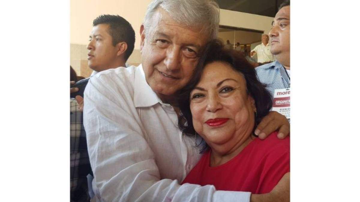 AMLO y la cónsul de México en Estambul, Isabel Arvide