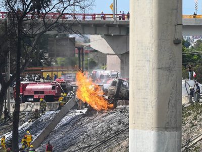 Muere conductor de microbús alcanzado por la explosión de pipa en Iztapalapa