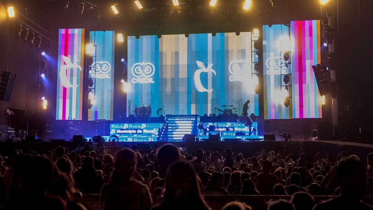 Escenario de la anterior edición de la Fiesta de la Manzana. Fuente: (Twitter)