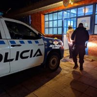 Tenía pedido de captura por cometer un robo, se paseaba por las calles de Neuquén y fue detenido