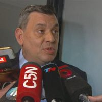 Escándalo en la Bonaerense: echan a 24 policías vinculados a LLA