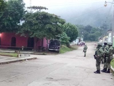 Emboscan a militares que buscaban a presidente municipal secuestrado en Chiapas; hay un muerto