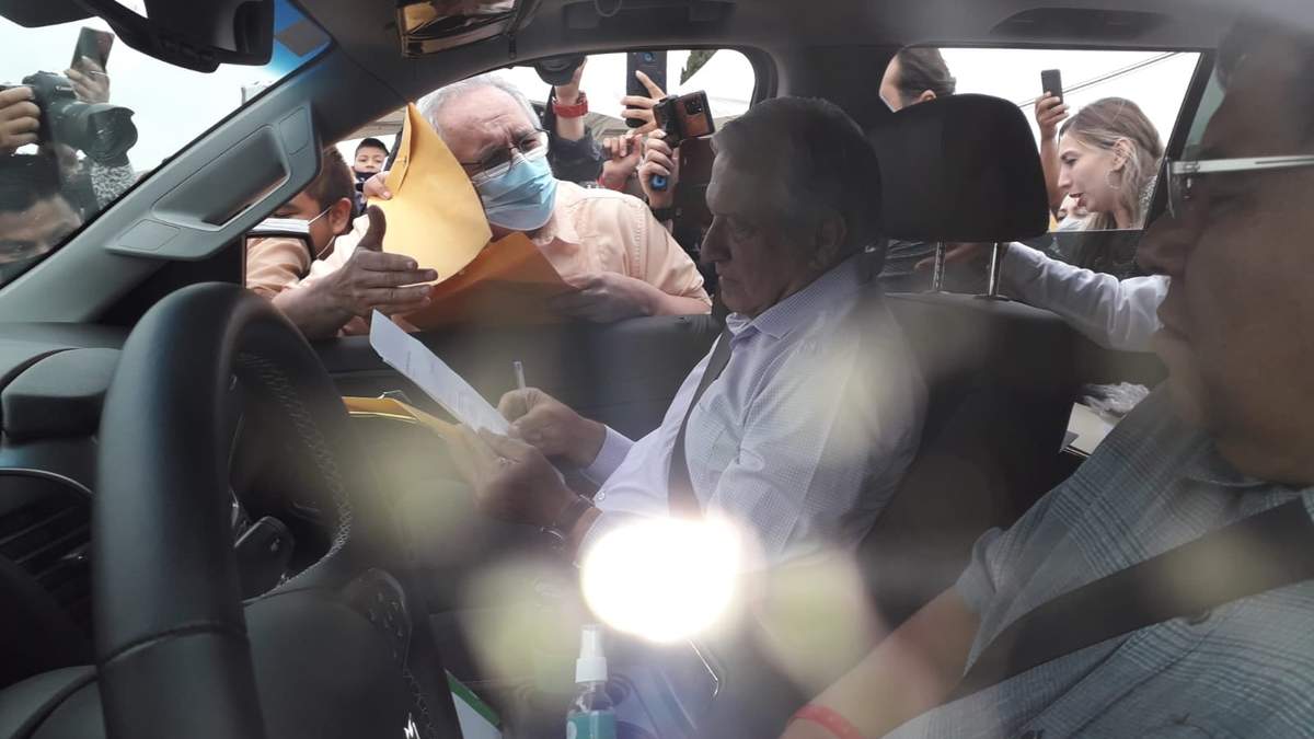 El presidente recibió solicitudes durante su visita a San Quintín
