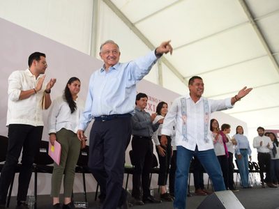 No seré jefe máximo, guía moral, caudillo ni cacique, dice AMLO al iniciar su último año de gobierno