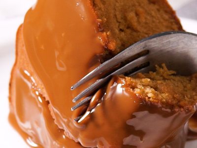 Budín de chocolate relleno de dulce de leche y sin azúcar: preparate para el postre más jugoso y divino