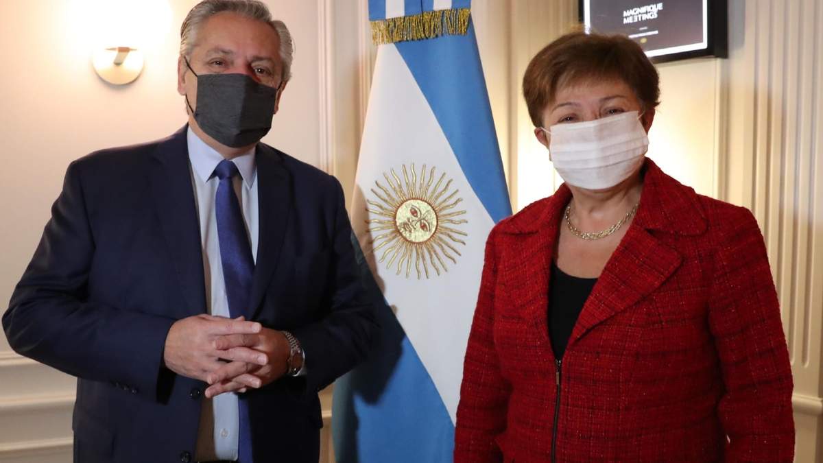 Alberto Fernández junto a la titular del FMI, Kristalina Georgieva. Fuente: (Twitter)