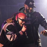 ¡Tiembla Karol G y Anuel AA! Bad Bunny y este famoso deportista cantaron juntos sobre el escenario y