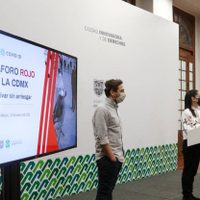 CDMX sigue en semáforo rojo pero reinicia actividades "al aire libre"