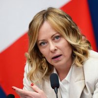 Meloni niega conversaciones privadas con Musk sobre seguridad en telecomunicaciones de Italia