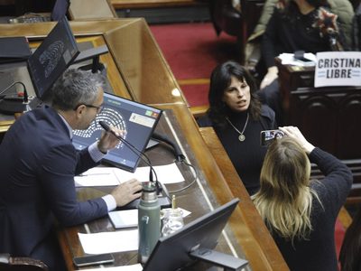 Ajustados con el quórum, la oposición busca votar la nueva ley de DNU