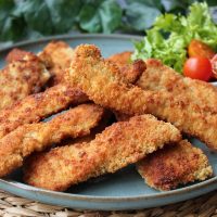 Palitos de pollo: bien crocantes y rendidores para acompañar con tu próxima picada