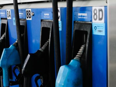 YPF anunció que habrá un leve descenso en el precio del combustible