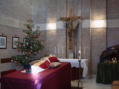 El Vaticano publica las primeras imágenes de los restos mortales de Benedicto XVI