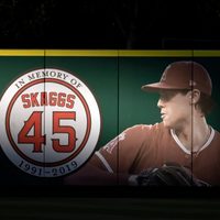 Exesposa de empleado de los Angels testifica en juicio sobre consumo de drogas en el equipo