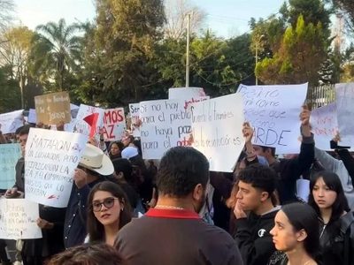 Estudiantes marchan en Uruapan y Morelia para exigir justicia tras el asesinato de Carlos Manzo