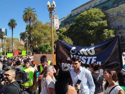 Familiares de personas con discapacidad reclaman deudas de PAMI y en el Programa Incluir Salud
