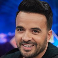 "Con esa casa...": Luis Fonsi muestra cómo son sus días de cuarentena y la gente se ve "humillada"