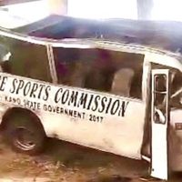 Autobús cae de puente en Nigeria y mueren 22 atletas en Nigeria
