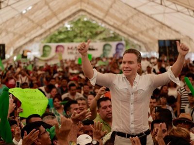 Manuel Velasco propone fiscalía para la mujer y continuar los programas sociales