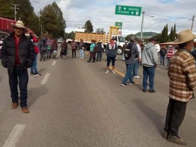 Indígenas bloquearon carreteras de Michoacán durante visita de López Obrador