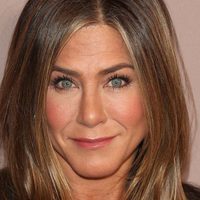 ¡Lo hizo delante de cámara! Jennifer Aniston y unas llamativas fotos que causaron furor en la red