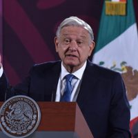 AMLO anuncia "pausa" en relación con los embajadores de EU y Canadá