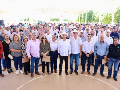 Con apoyos para el campo, salud especializada y becas, Gobernador Durazo cumple a familias del sur