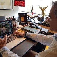 Mancera se hace viral… por hacer home office en boxer