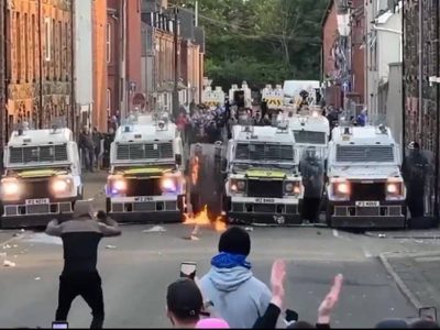 Presunta agresión sexual desata protestas contra la migración en Irlanda del Norte